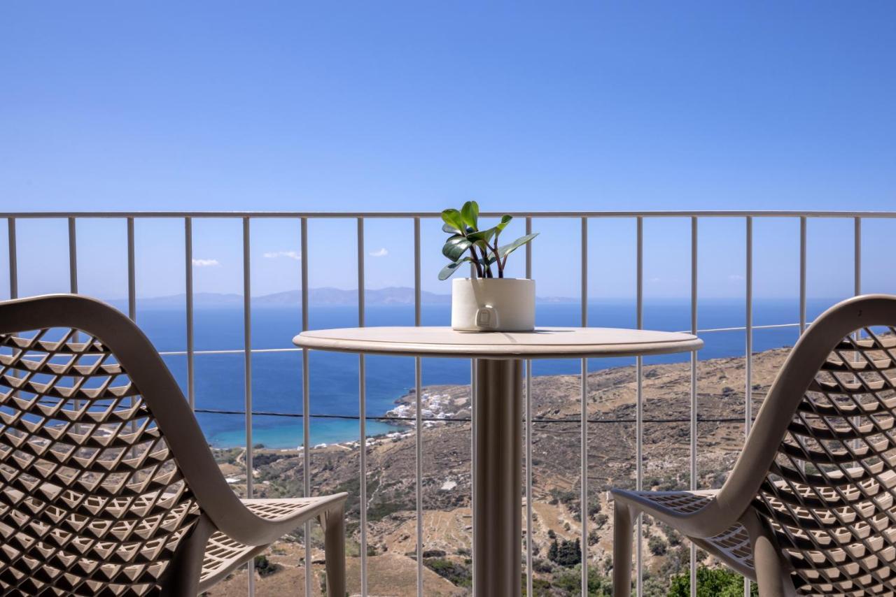 Living Theros Luxury Suites Kardhianí Chambre photo