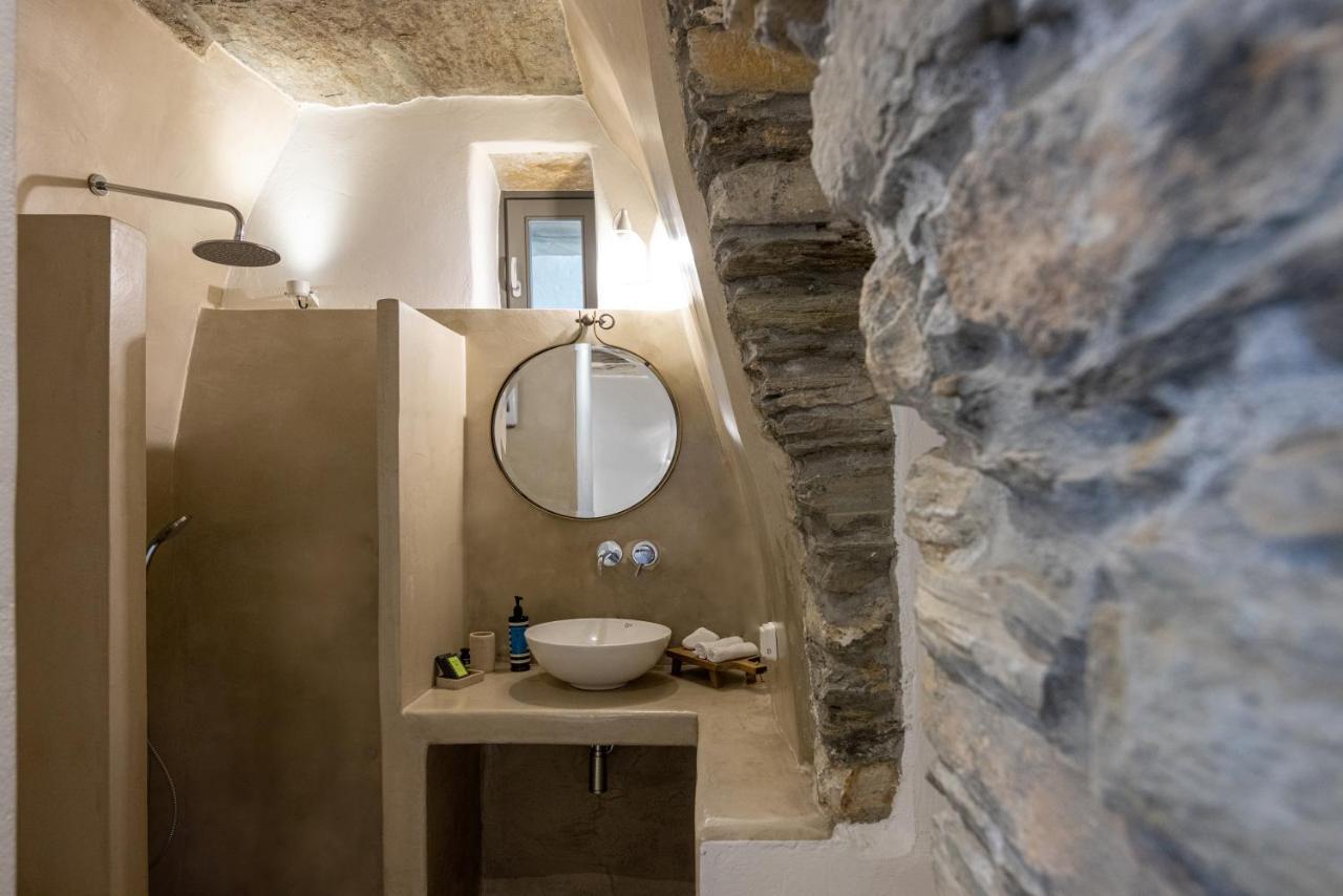 Living Theros Luxury Suites Kardhianí Chambre photo