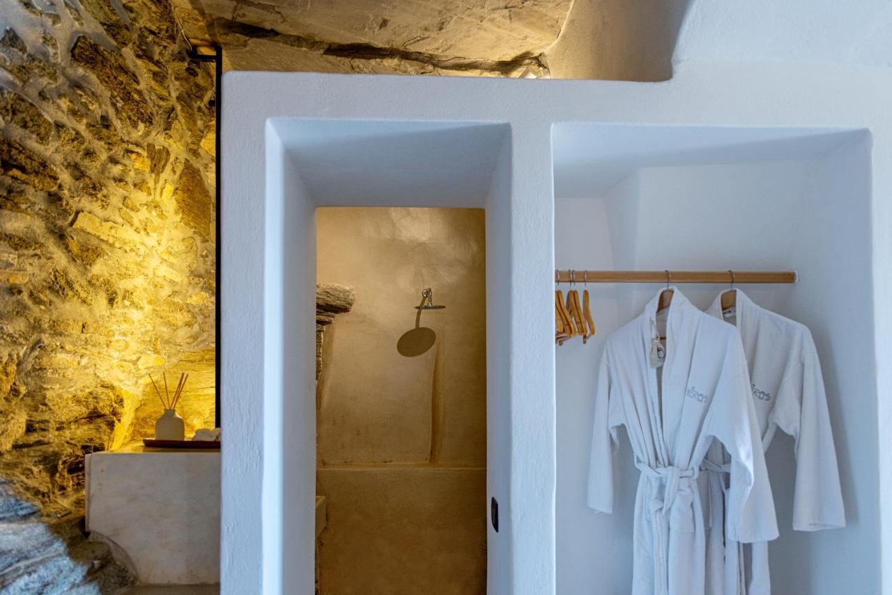 Living Theros Luxury Suites Kardhianí Chambre photo