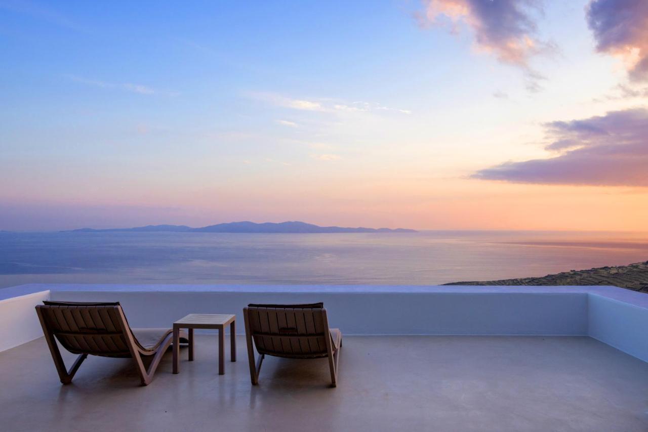 Living Theros Luxury Suites Kardhianí Chambre photo